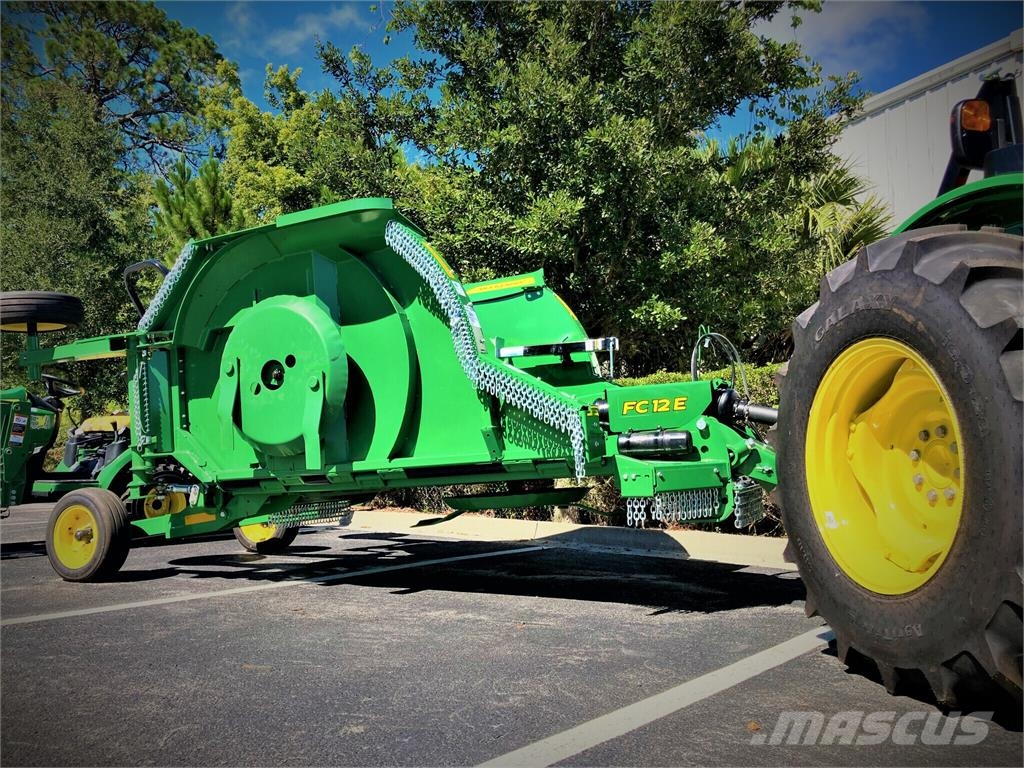 John Deere FC12E آلات تمزيق الحزم وتقطيعها ونشرها