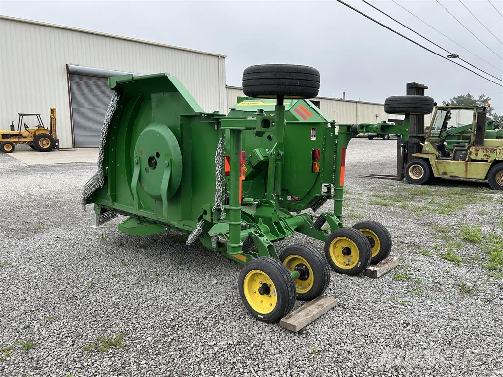 John Deere FC15M 草捆撕碎機、切割機、拆袋機