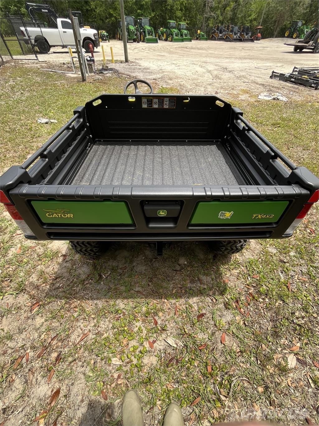 John Deere GATOR TX Pomoćni strojevi