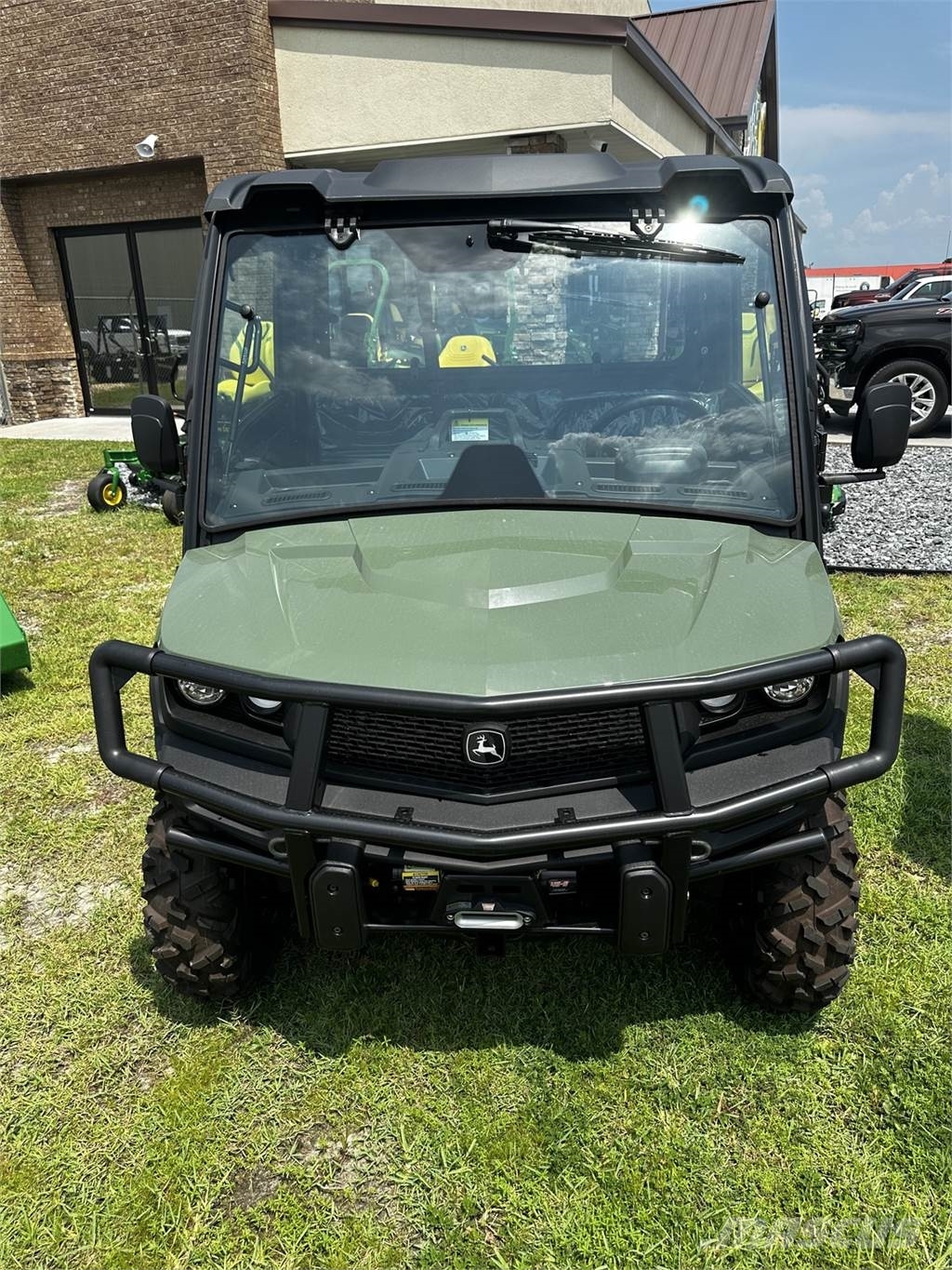 John Deere GATOR XUV835M A/C CAB CROSSOVER UTILITY VEHICLE IN Utility machines