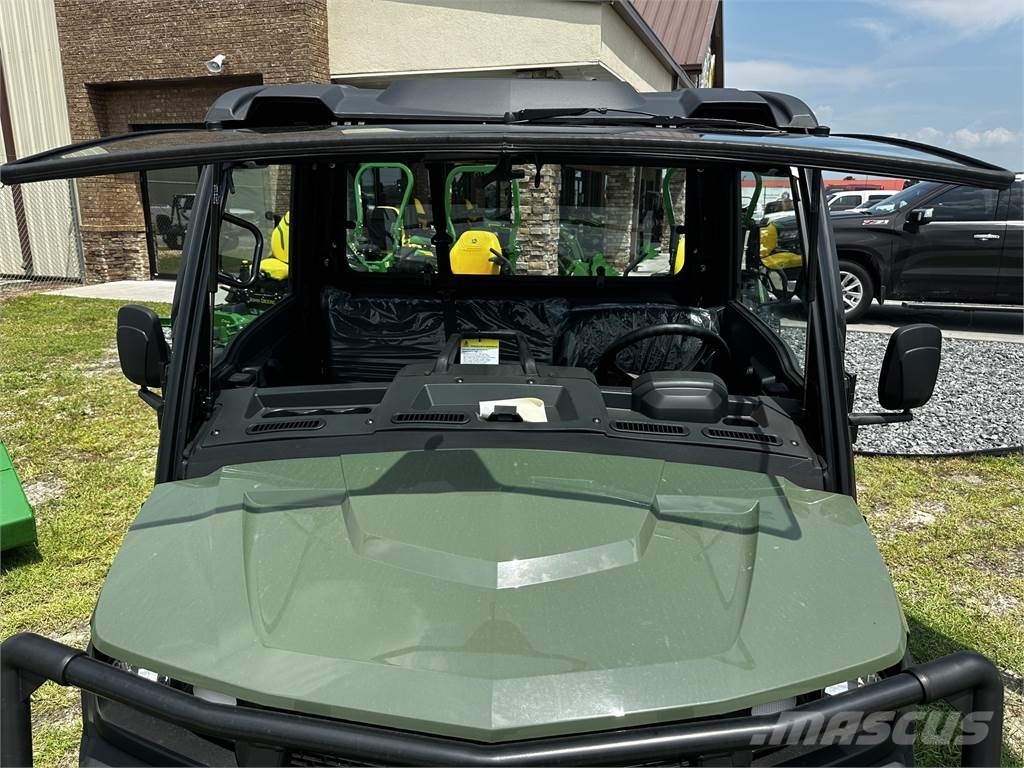 John Deere GATOR XUV835M A/C CAB CROSSOVER UTILITY VEHICLE IN Utility machines