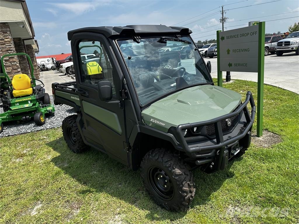 John Deere GATOR XUV835M A/C CAB CROSSOVER UTILITY VEHICLE IN Utility machines