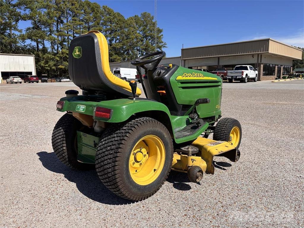 John Deere GT245 Riding mowers