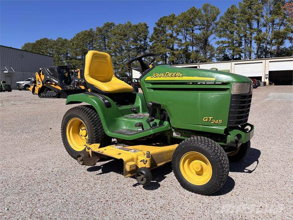 John Deere GT245 Riding mowers