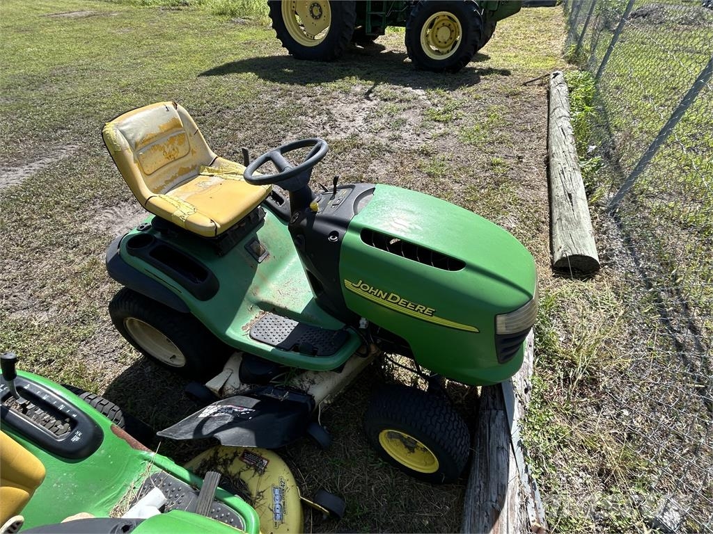 John Deere L120 Päältäajettavat ruohonleikkurit