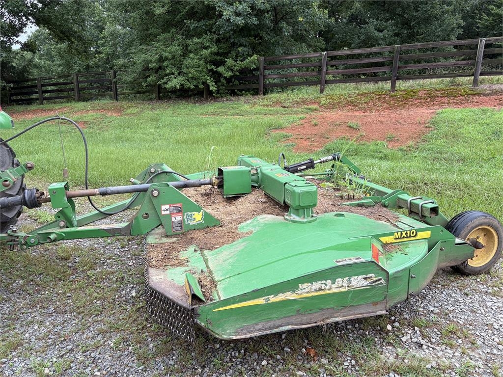 John Deere MX10 Bale shredders, cutters and unrollers