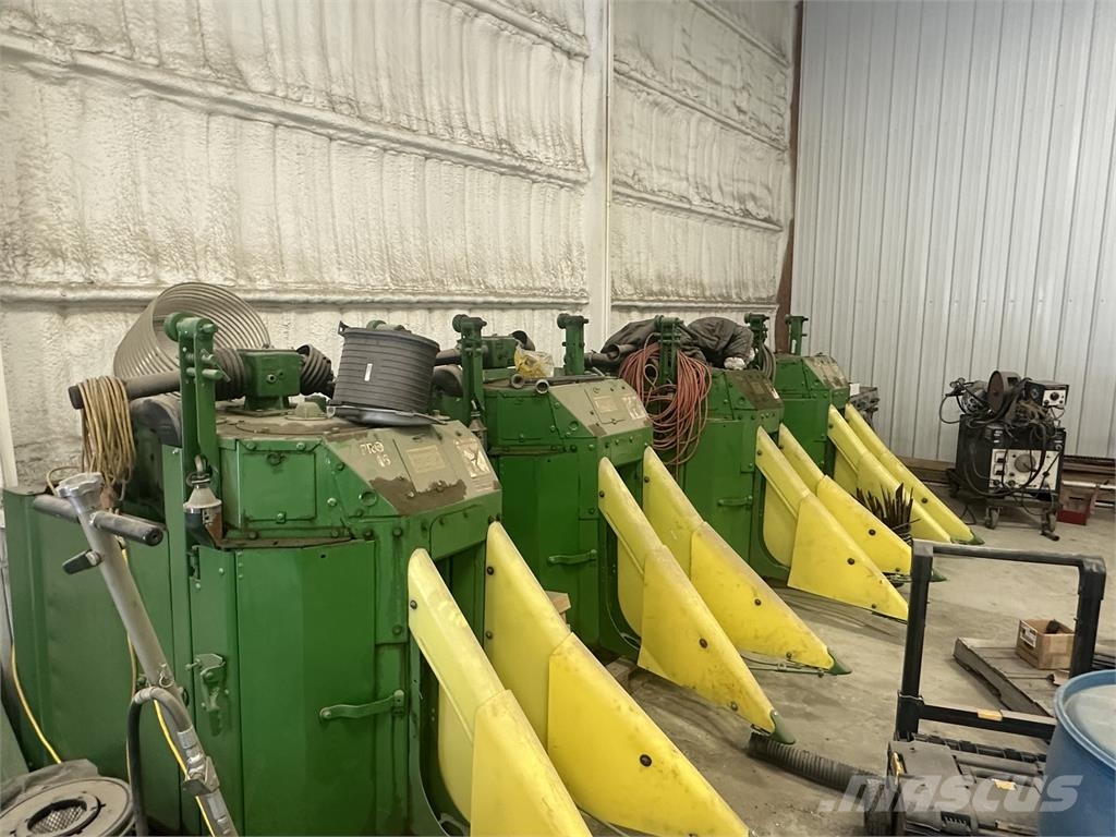 John Deere PRO 16 ملحقات الحصادات