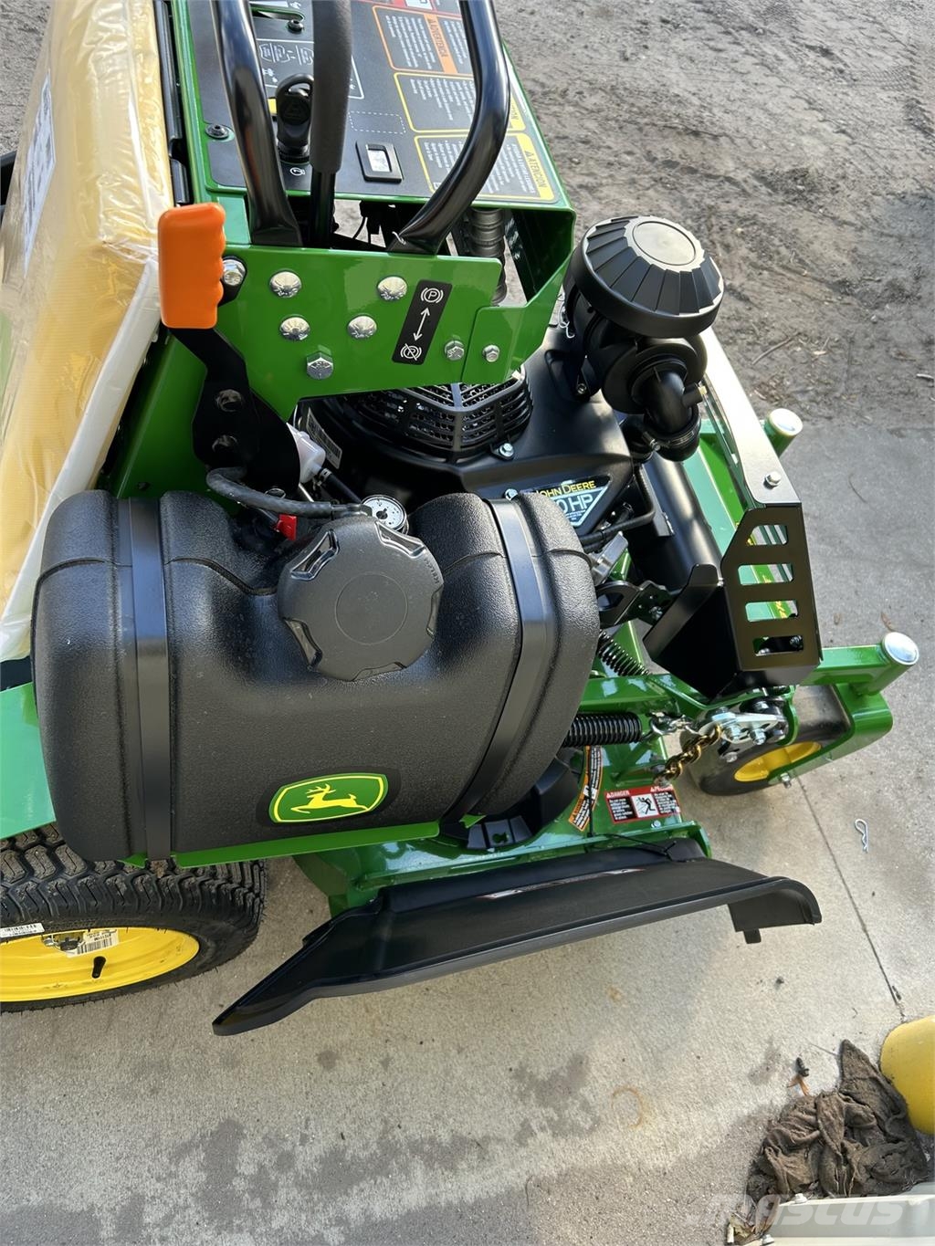 John Deere Q810E 탑승형 잔디깎기
