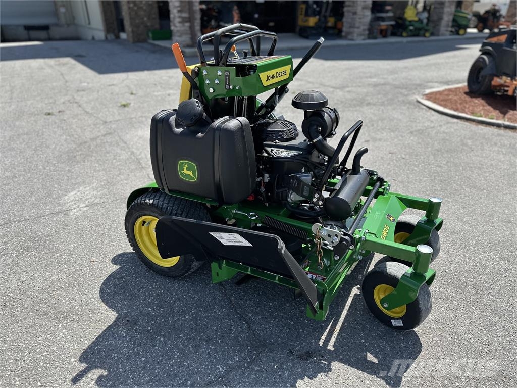 John Deere Q810E ركوب الحشائش