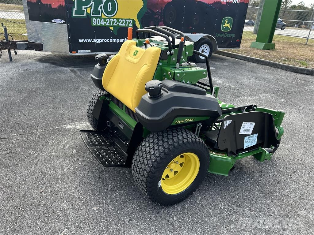 John Deere Q820M ركوب الحشائش