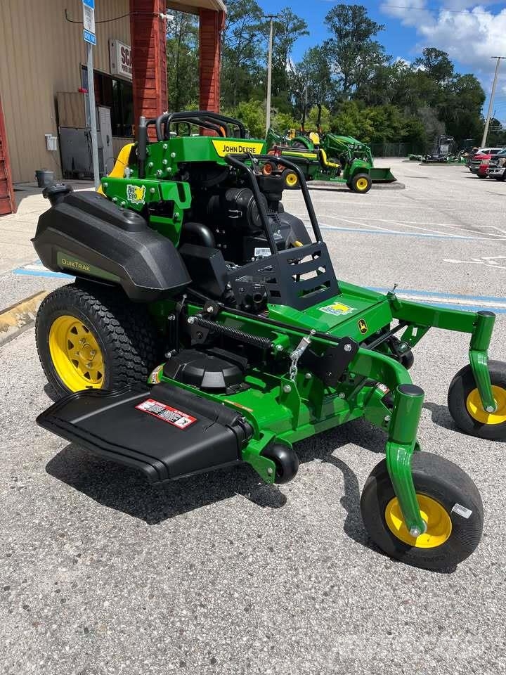 John Deere Q820M Sodo traktoriukai-vejapjovės