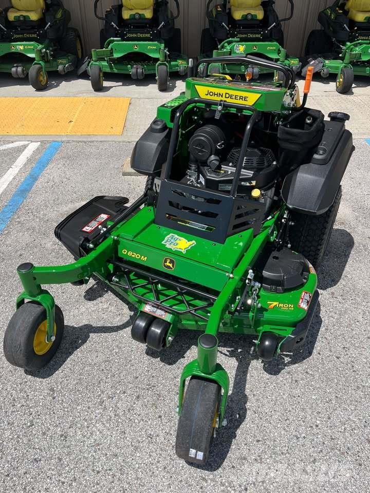 John Deere Q820M Sodo traktoriukai-vejapjovės