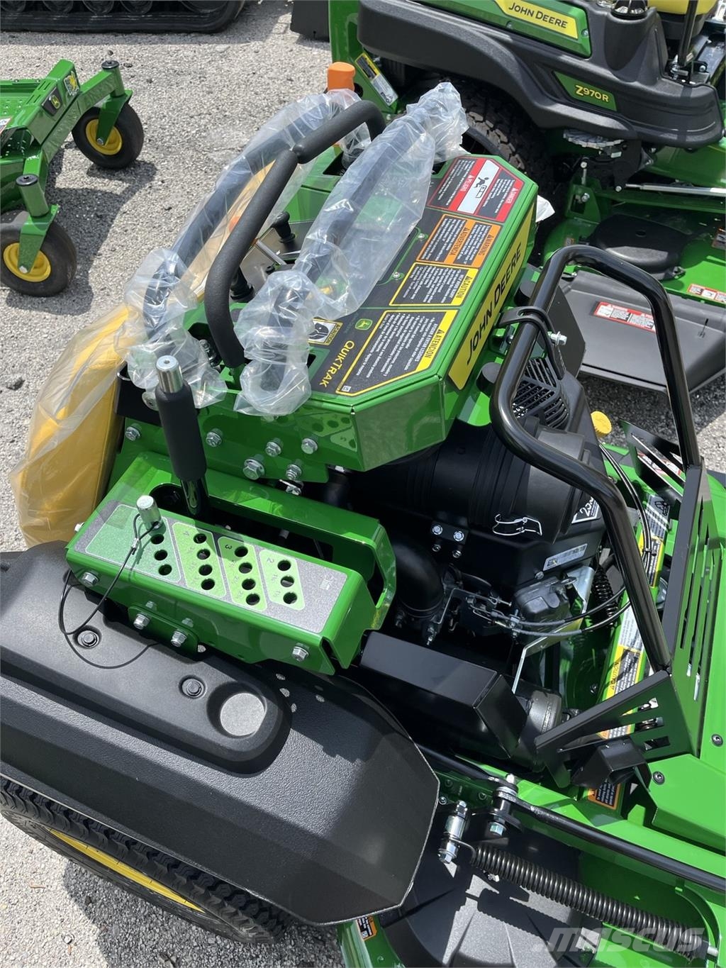 John Deere Q820M Päältäajettavat ruohonleikkurit