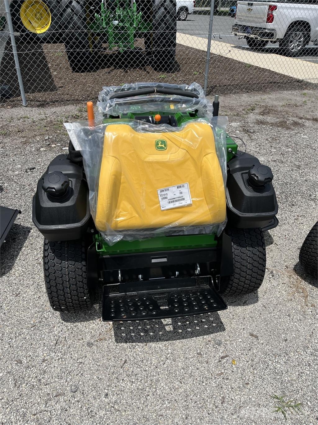 John Deere Q820M Päältäajettavat ruohonleikkurit