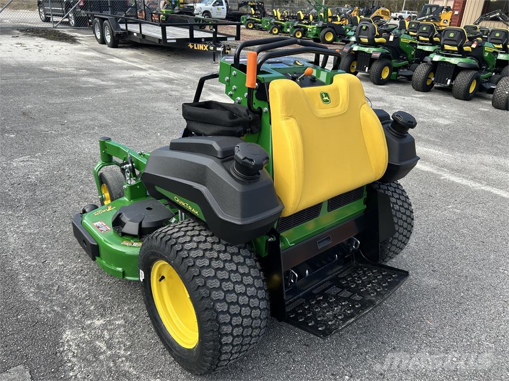 John Deere Q820M ركوب الحشائش