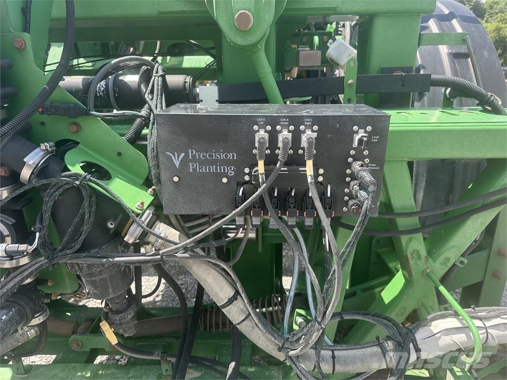John Deere R4030 Ťahané postrekovače