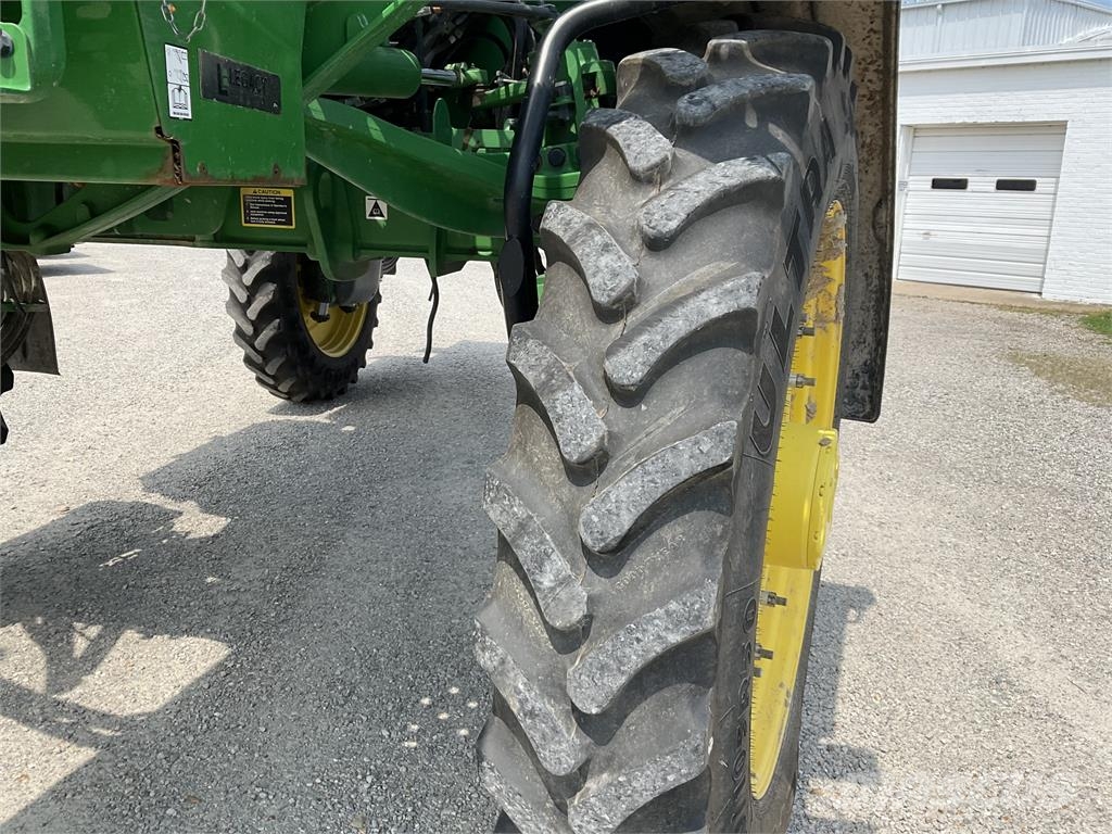 John Deere R4045 Haagispritsid