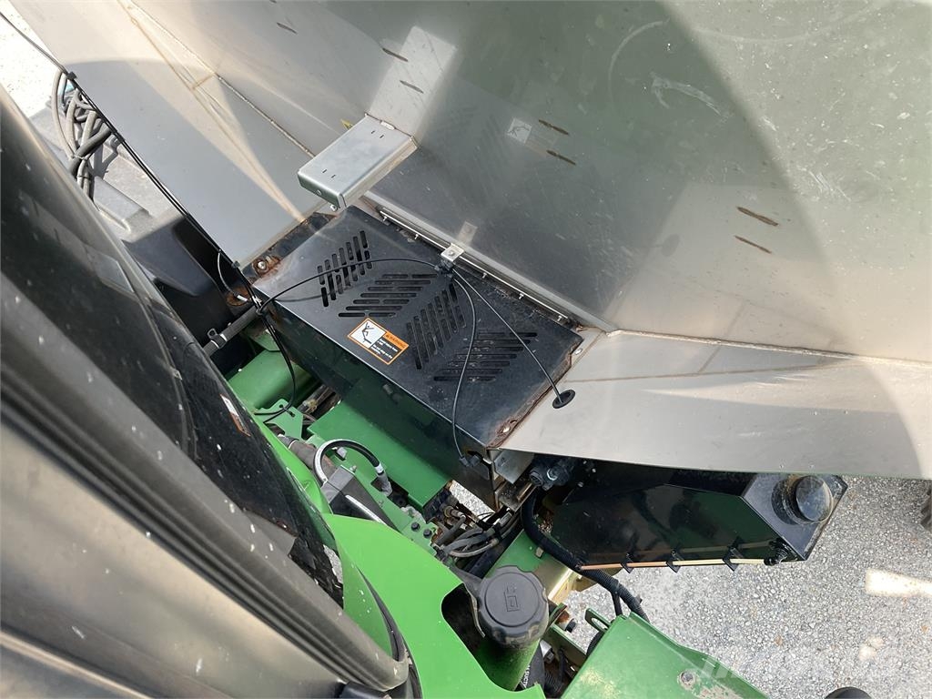 John Deere R4045 Haagispritsid