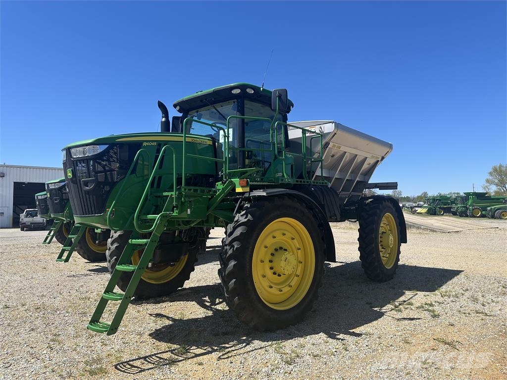 John Deere R4045 Haagispritsid
