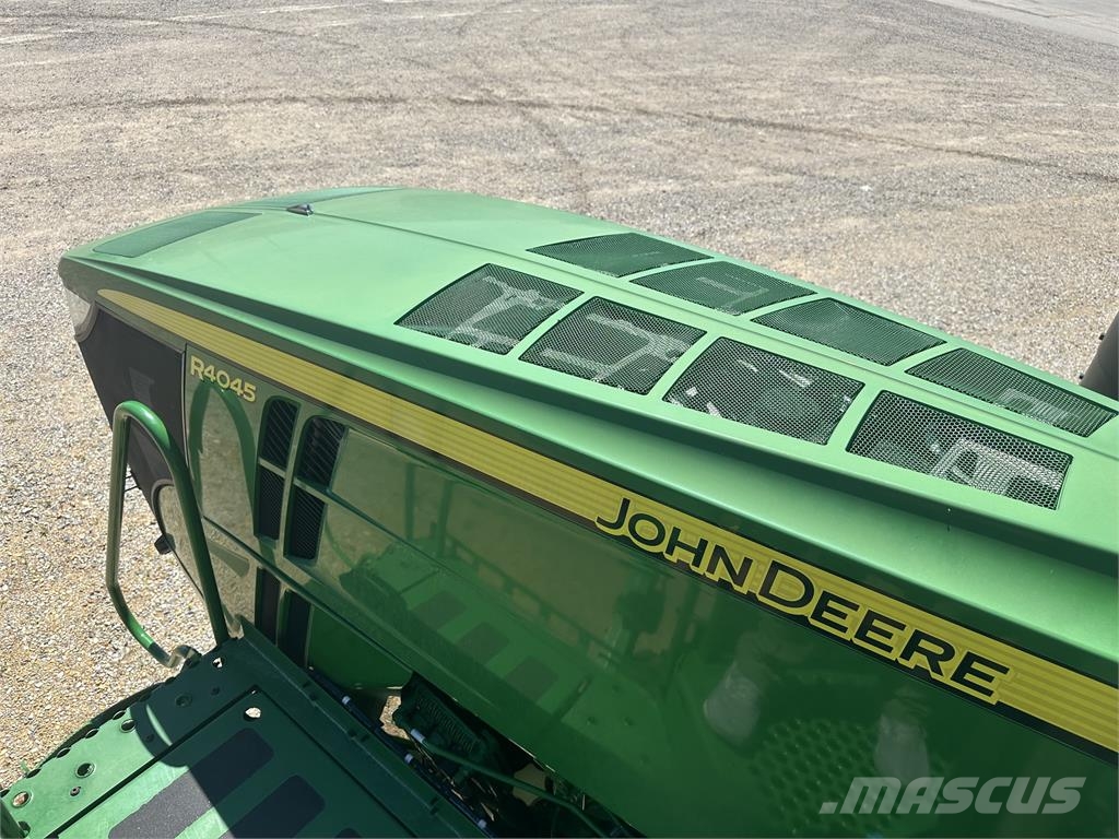 John Deere R4045 Haagispritsid