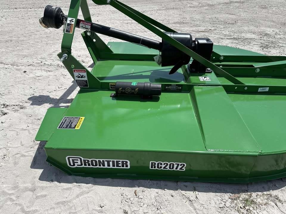John Deere RC2072 Debalotare, taiere, impachetare