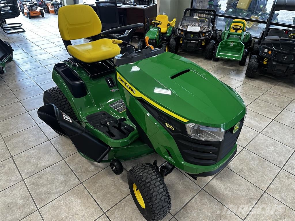 John Deere S110 탑승형 잔디깎기