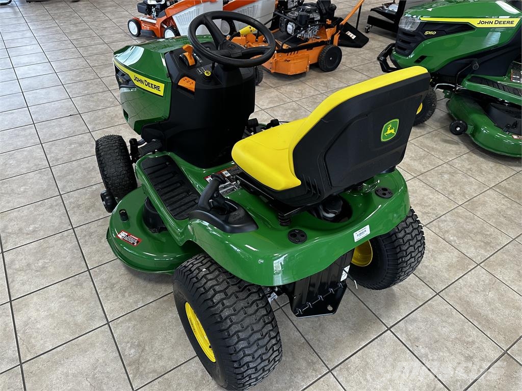 John Deere S110 탑승형 잔디깎기