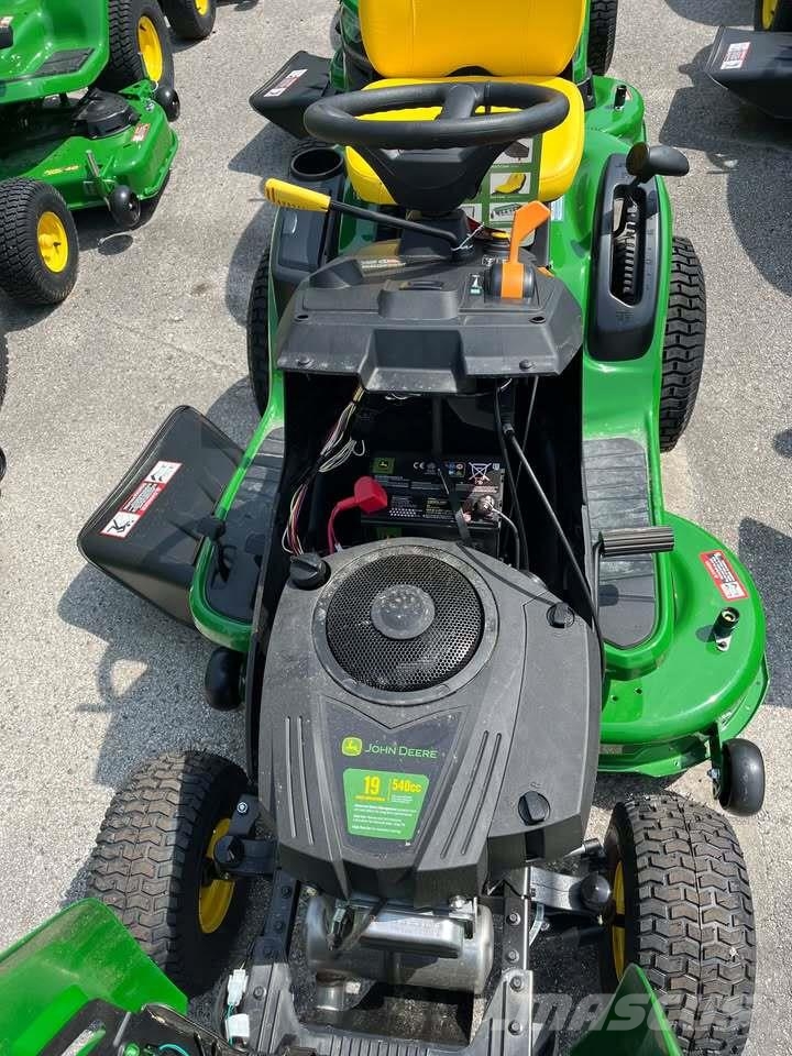John Deere S110 Χορτοκοπτικά με καθιστό χειριστή