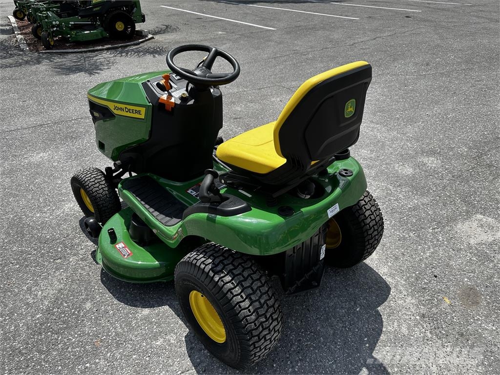 John Deere S120 ركوب الحشائش
