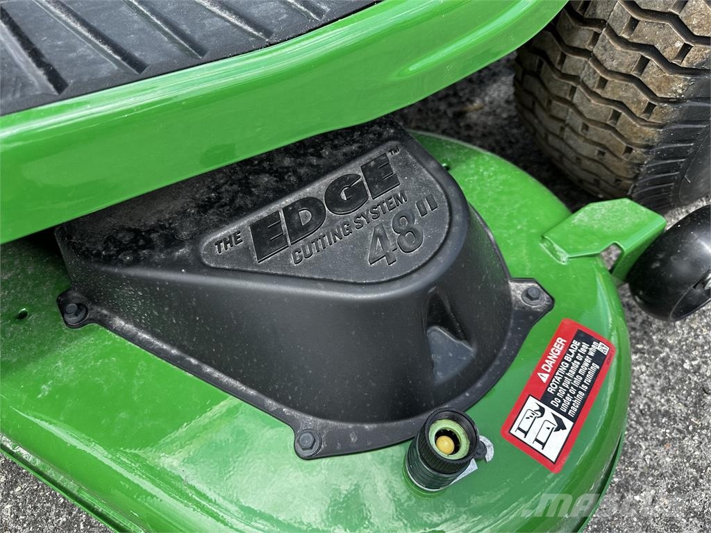 John Deere S140 소형 트랙터