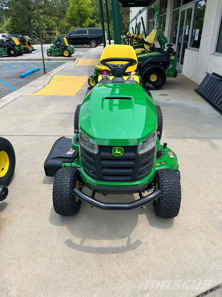 John Deere S220 Naudoti kompaktiški traktoriai