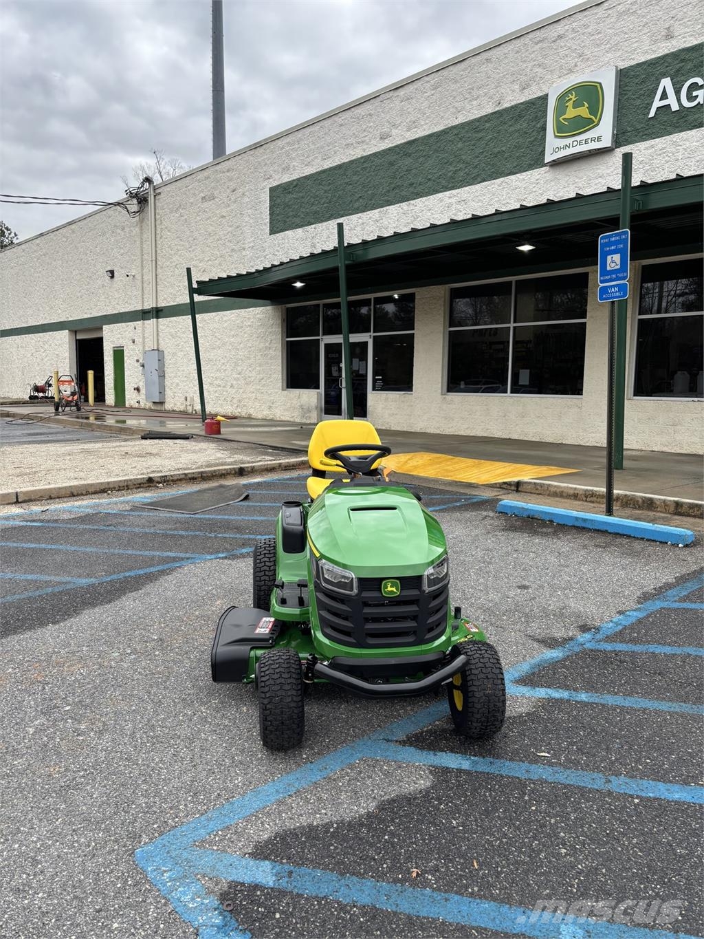 John Deere S220 Kompakt traktorok