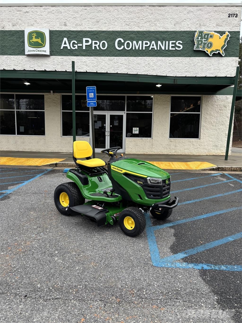 John Deere S220 Kompakt traktorok