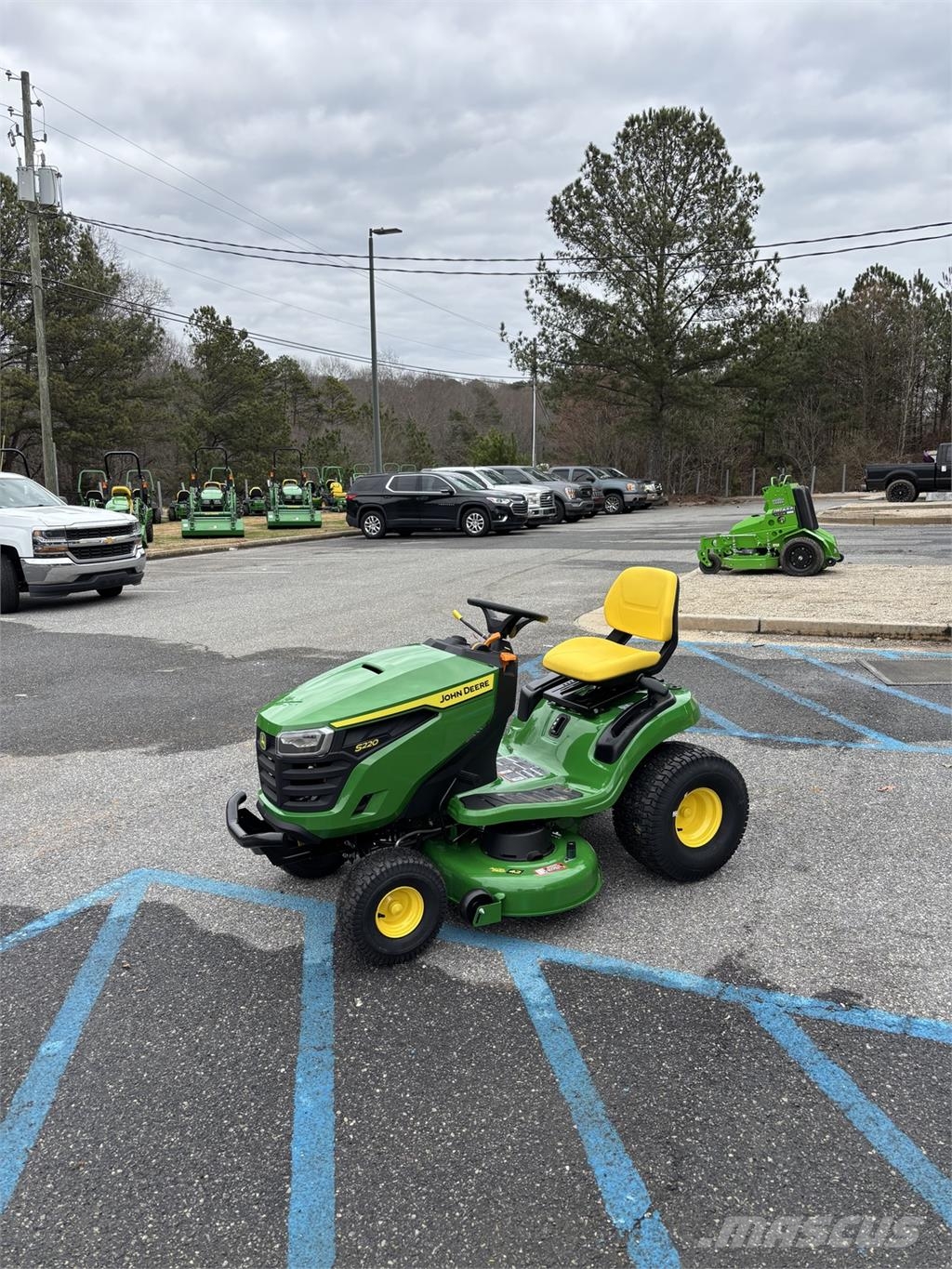 John Deere S220 Kompakt traktorok