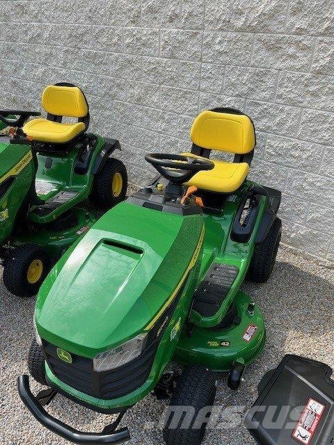 John Deere S240 소형 트랙터