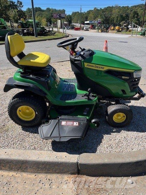 John Deere S240 소형 트랙터