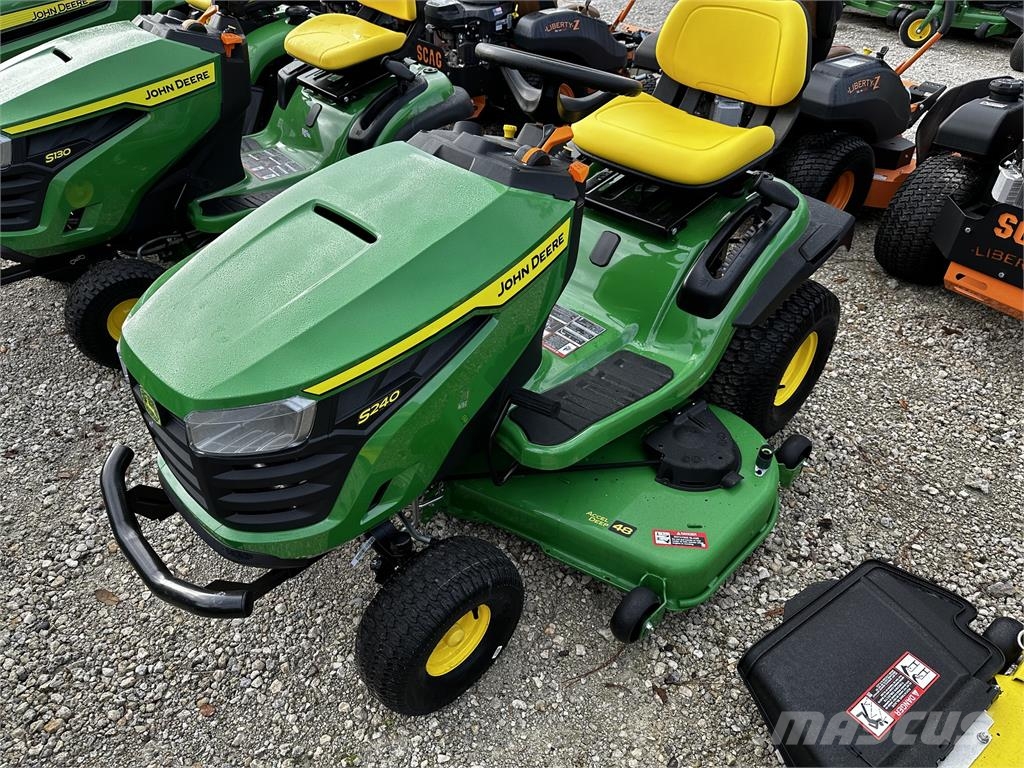 John Deere S240 小型曳引機