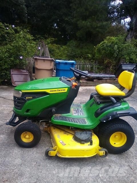 John Deere S240 ركوب الحشائش