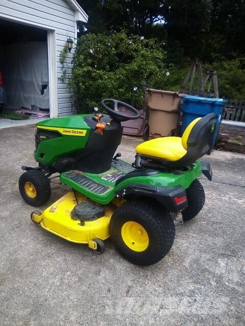 John Deere S240 ركوب الحشائش