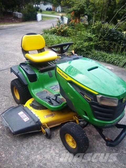 John Deere S240 ركوب الحشائش