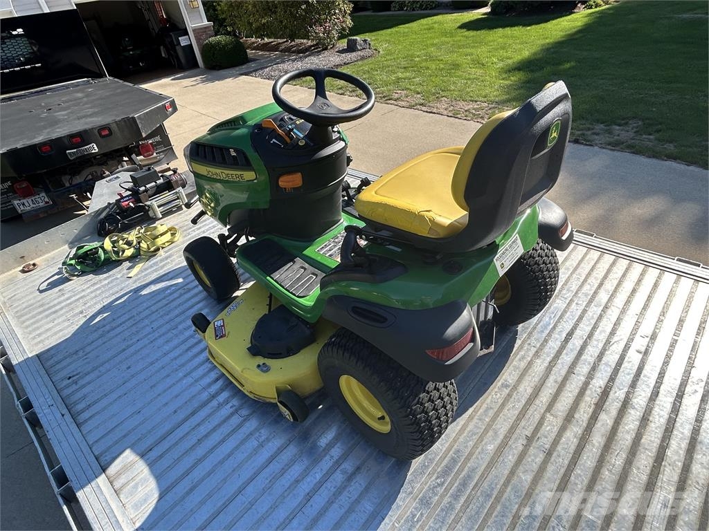 John Deere S240 Traktorske kosilice