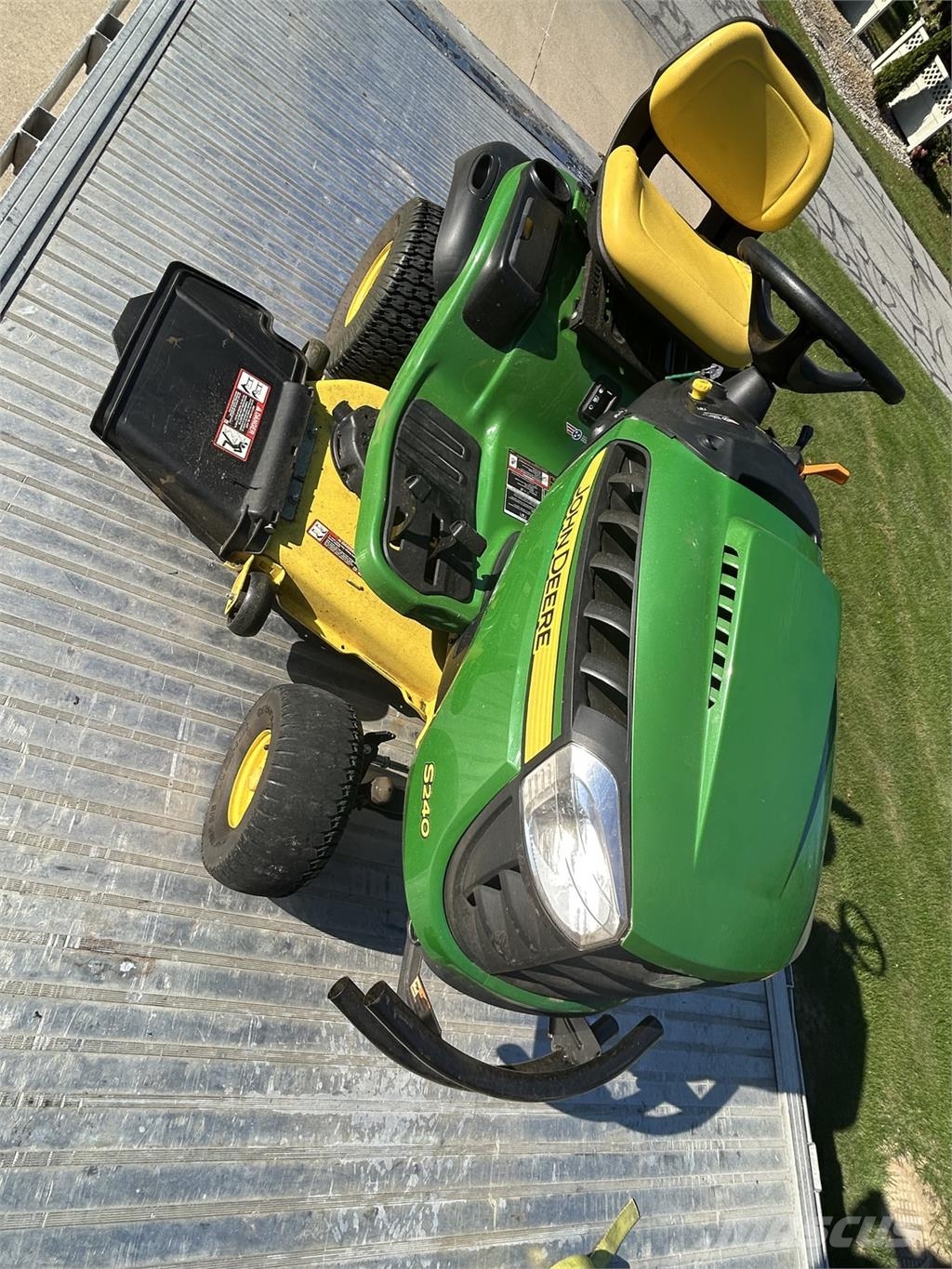 John Deere S240 Traktorske kosilice