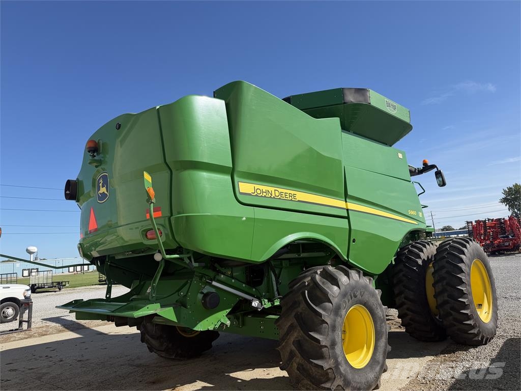 John Deere S660 联合收割机
