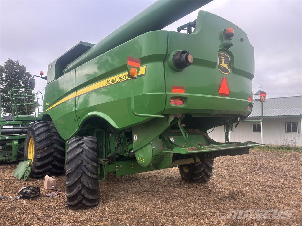 John Deere S660 Combine harvesters