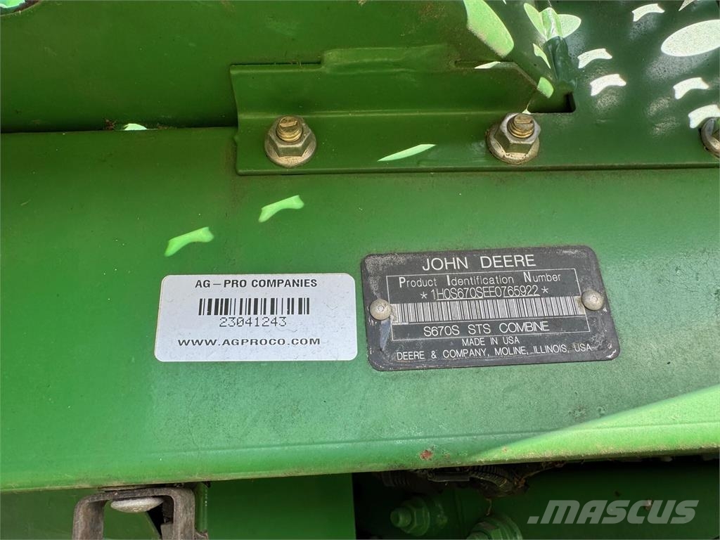 John Deere S670 Комбайни