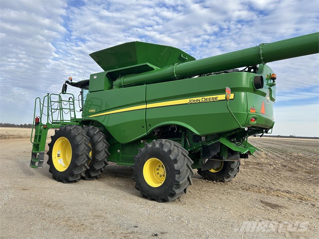 John Deere S680 Mähdrescher