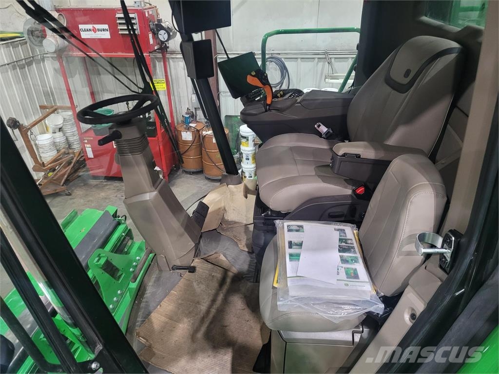 John Deere S7 700 Mähdrescher