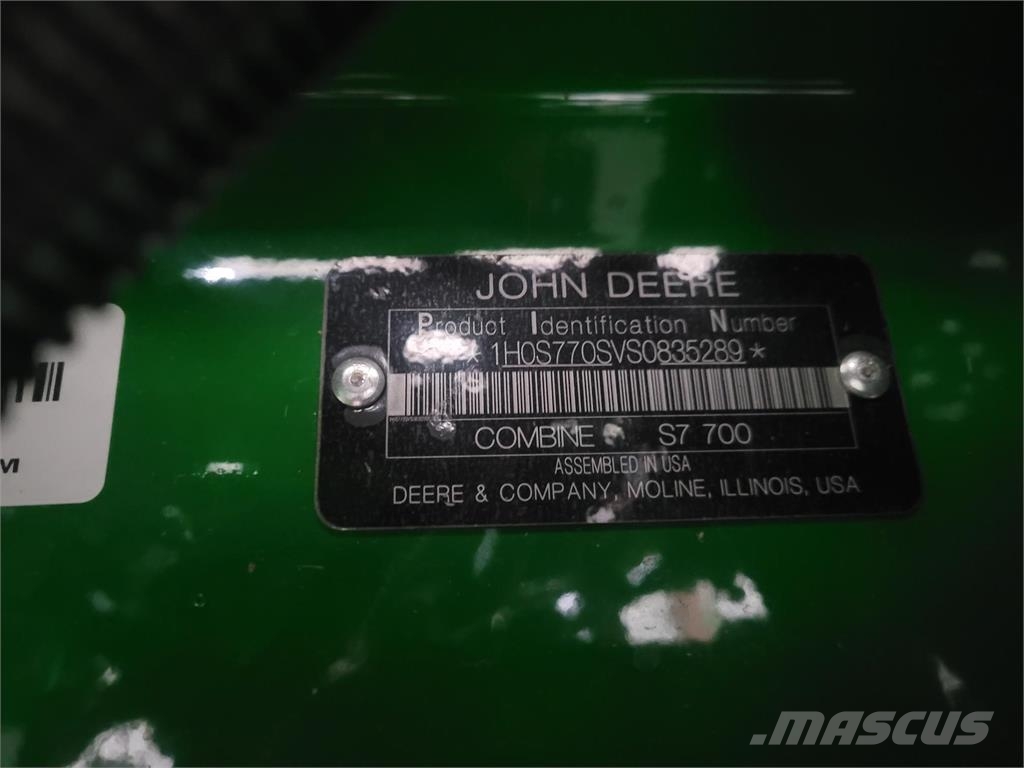 John Deere S7 700 Mähdrescher