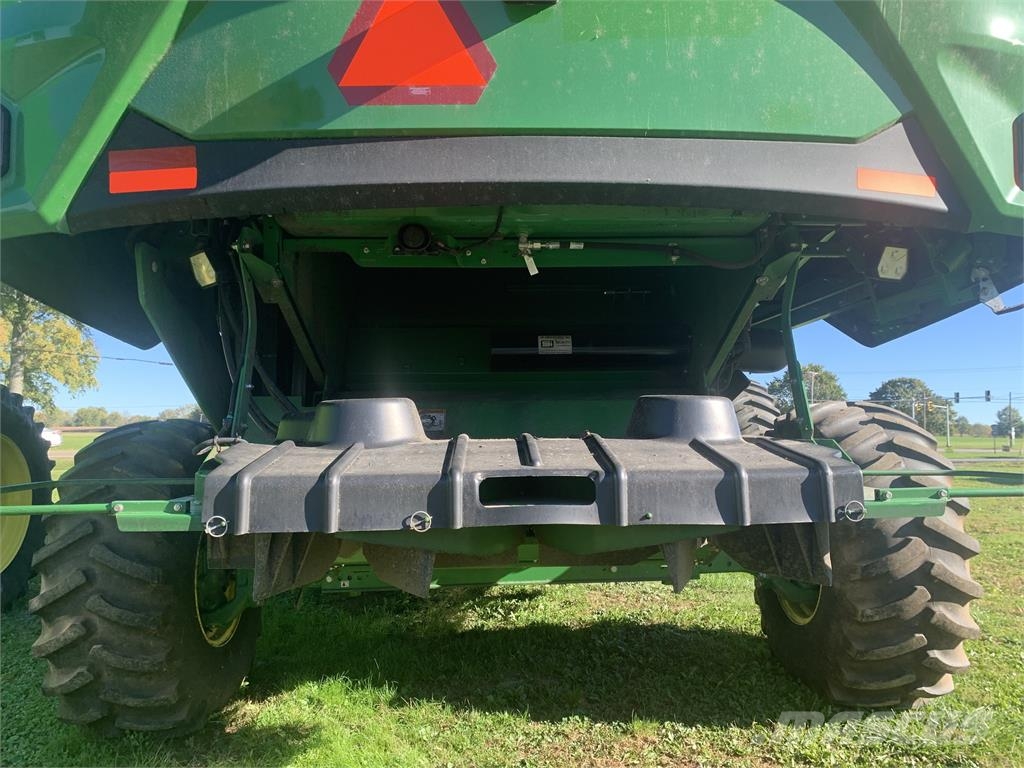 John Deere S7 700 Kombinované zberacie stroje