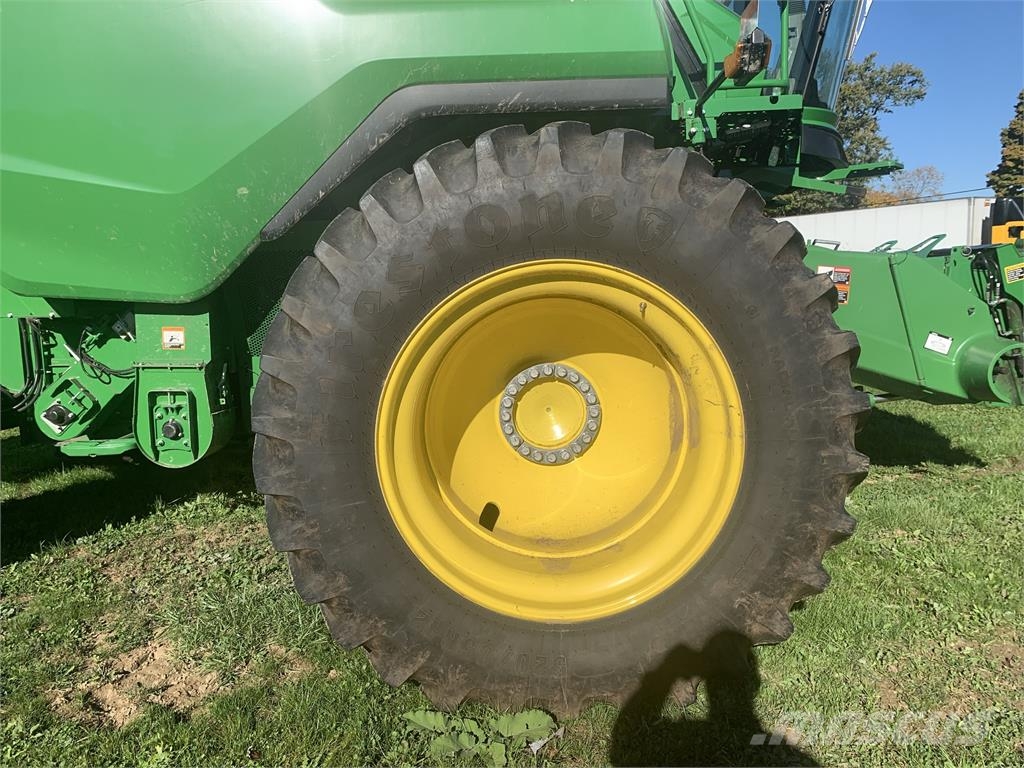 John Deere S7 700 Kombinované zberacie stroje